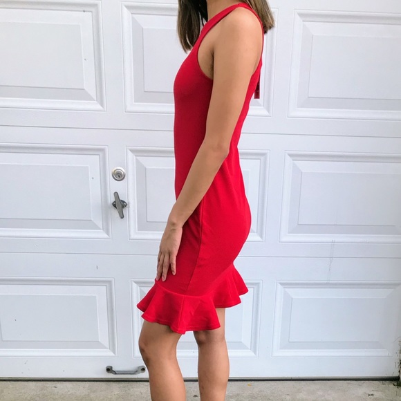 NWT MISSGUIDED RED RUFFLE DRESS - Picture 2 of 4